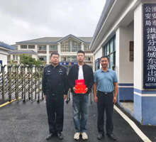 两分钟扑灭货车自燃，洪泽小伙就是牛！